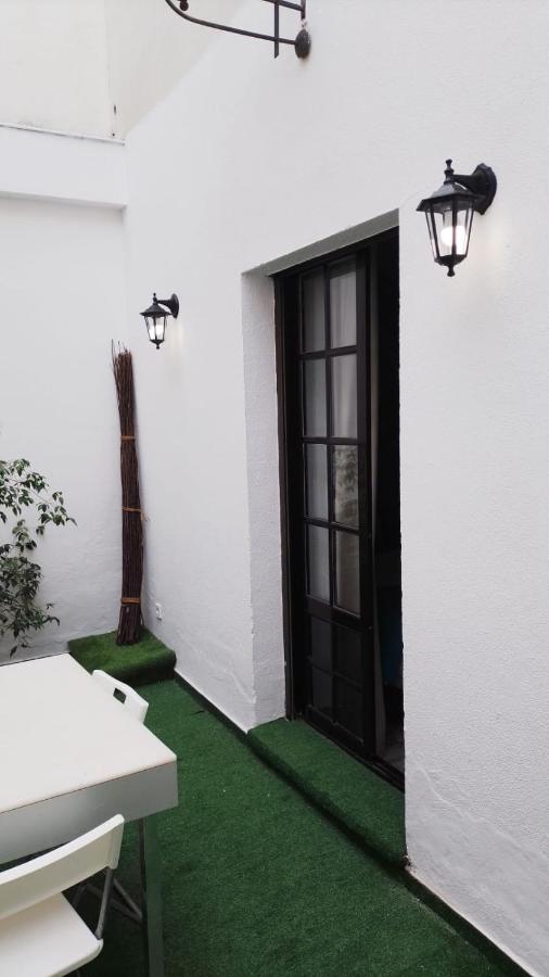 Hotel Y Apartamentos Dona Lola Seville Exterior photo
