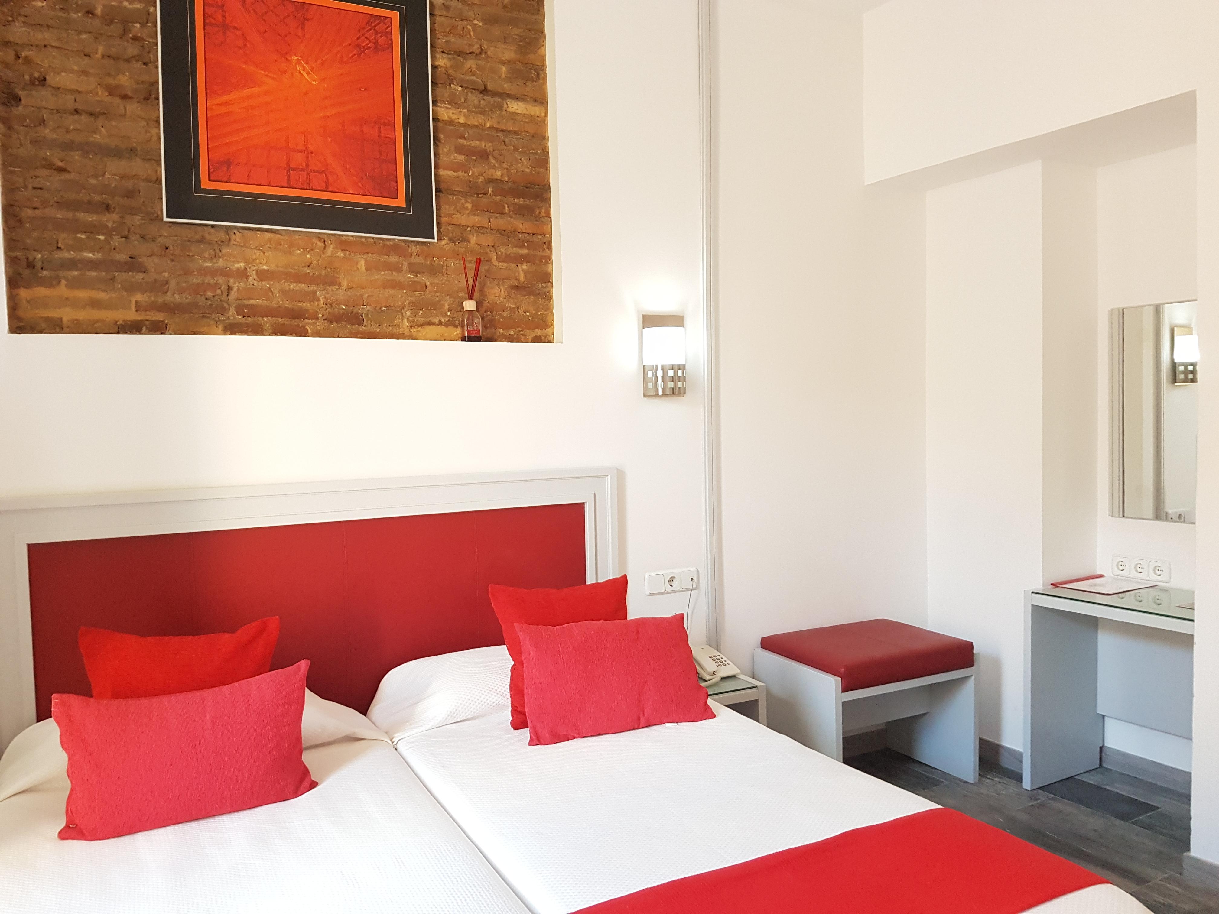 Hotel Y Apartamentos Dona Lola Seville Exterior photo