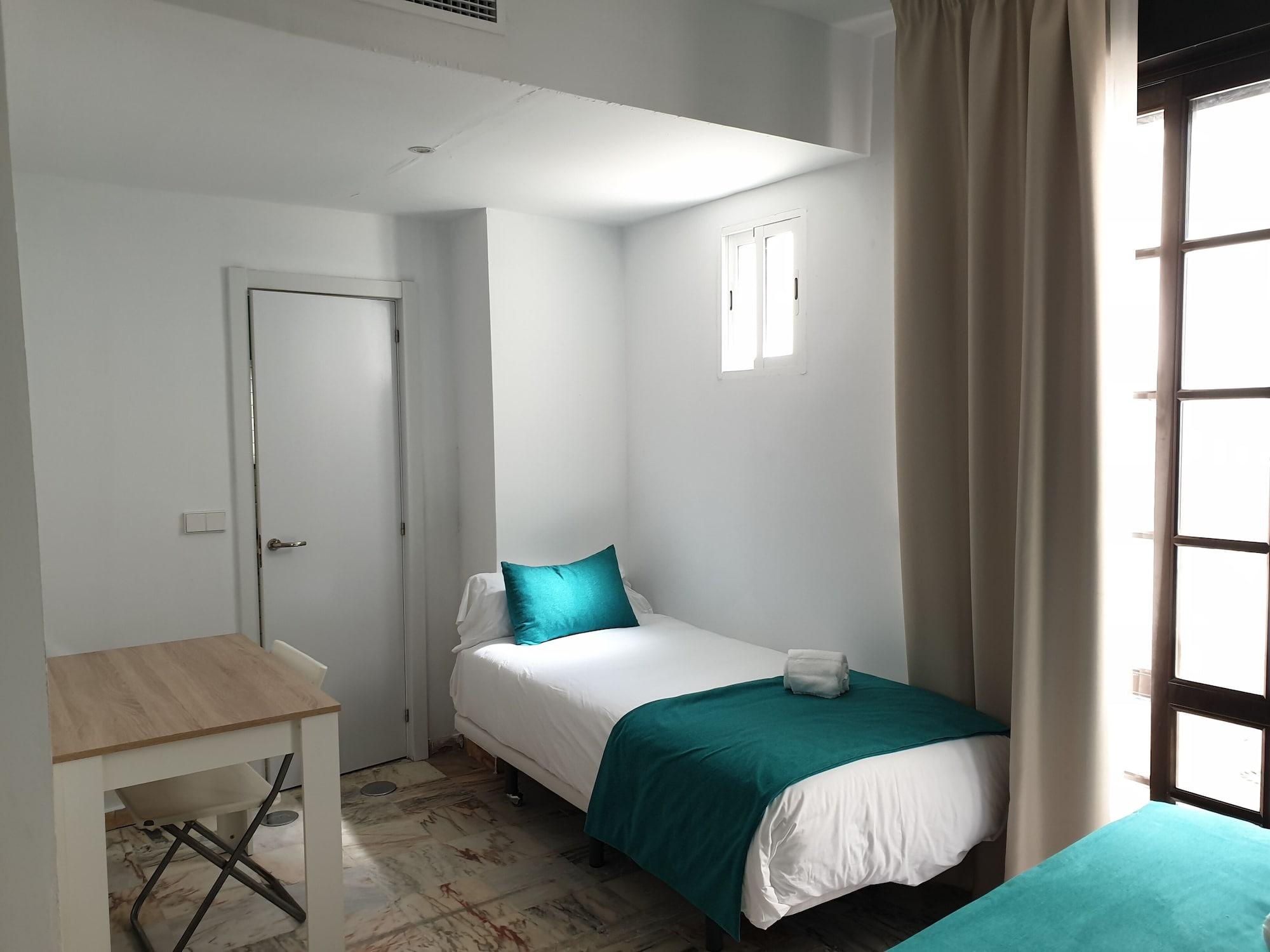 Hotel Y Apartamentos Dona Lola Seville Exterior photo