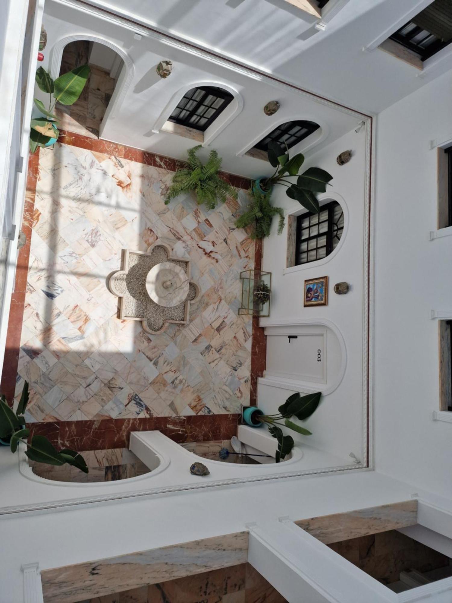 Hotel Y Apartamentos Dona Lola Seville Exterior photo