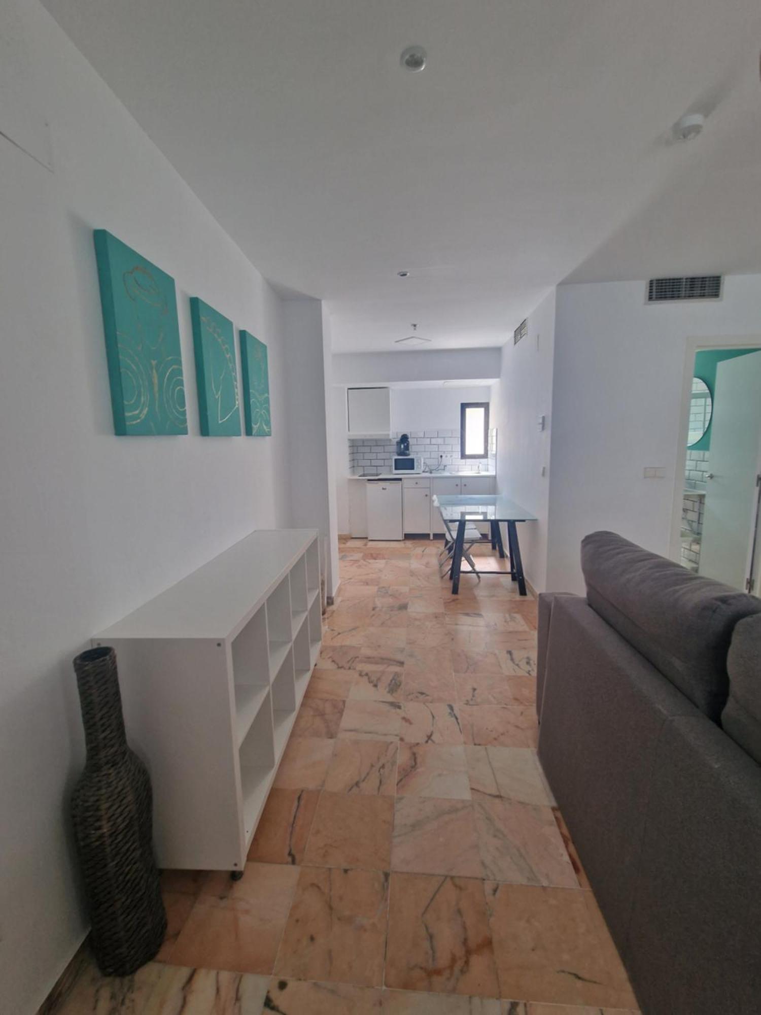 Hotel Y Apartamentos Dona Lola Seville Room photo